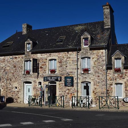 Auberge De La Vallee De La Douve L'Etang-Bertrand Bagian luar foto