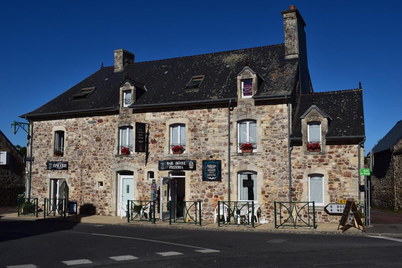 Auberge De La Vallee De La Douve L'Etang-Bertrand Bagian luar foto