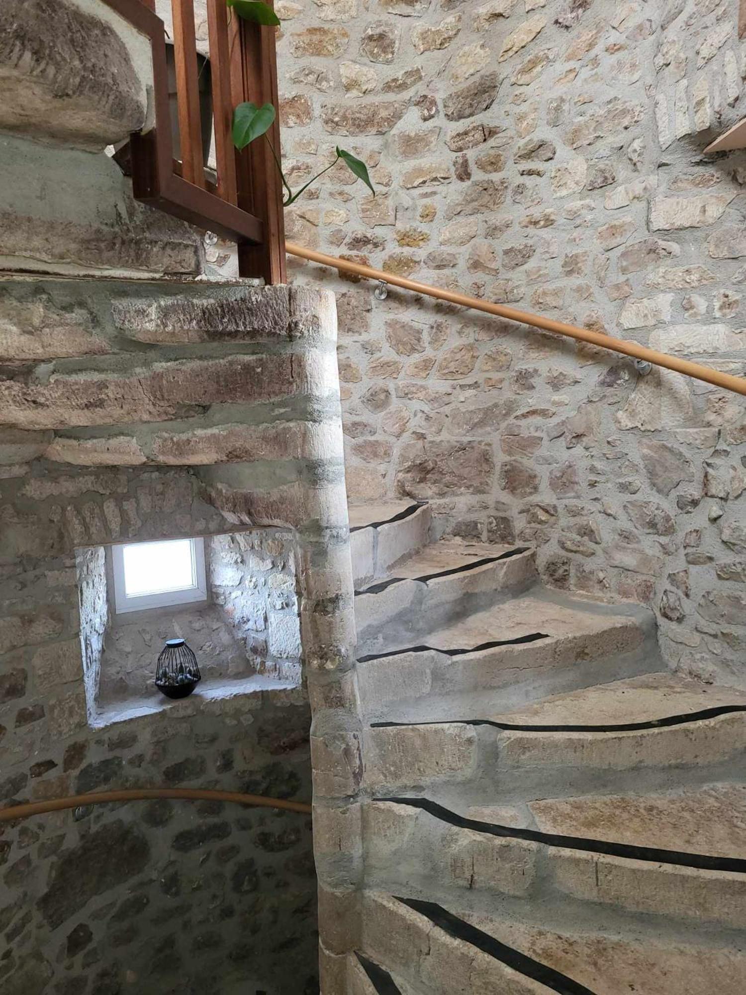Auberge De La Vallee De La Douve L'Etang-Bertrand Bagian luar foto